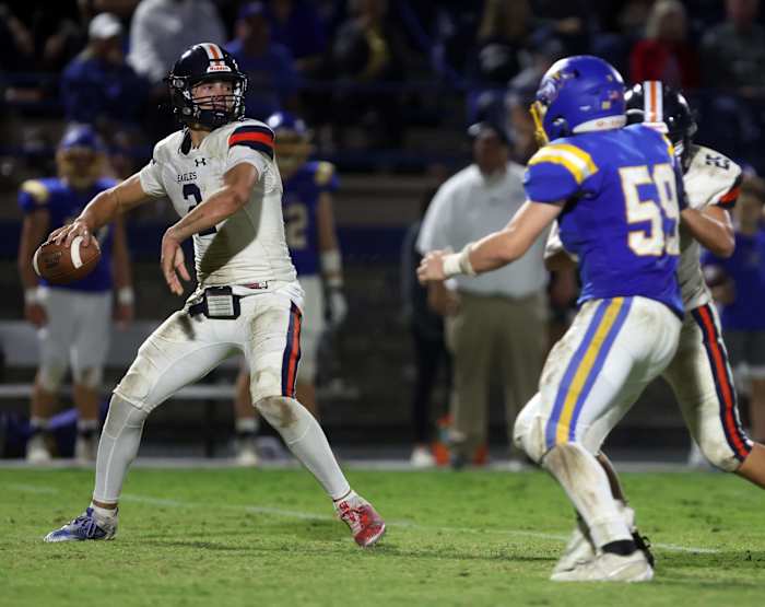 2026 5-star QB Jared Curtis during his sophomore season. (Photo by Alan Poizner of the Tennessean.com)